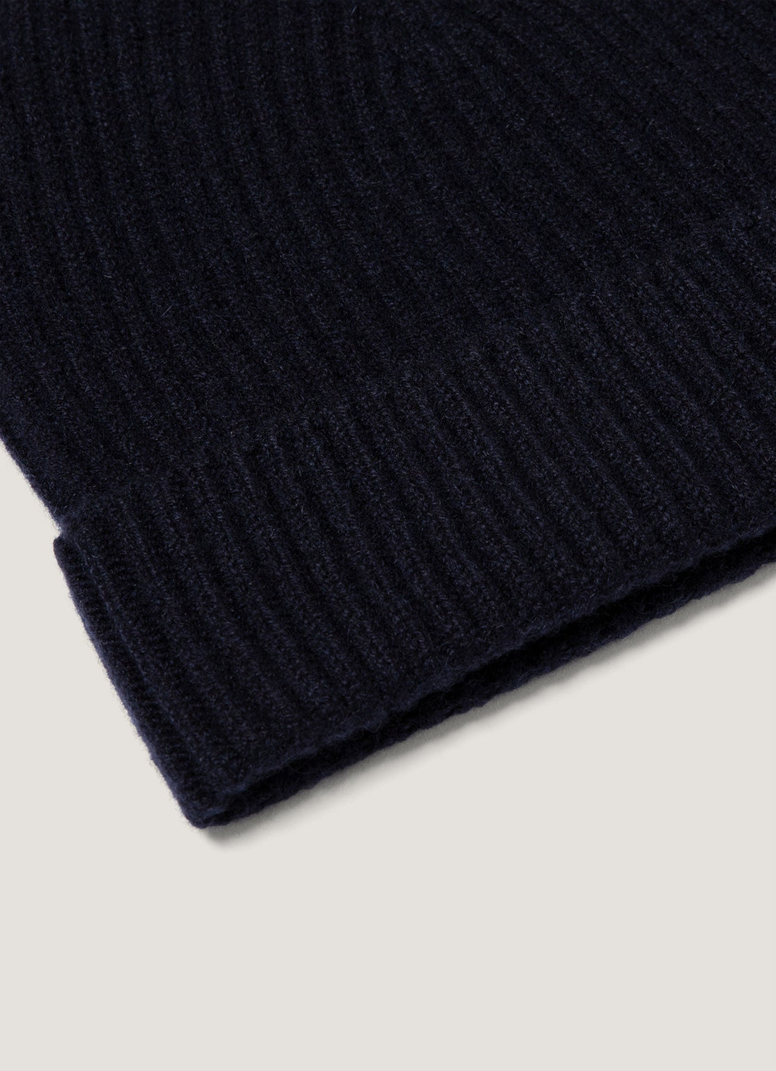 Cashmere Ribbed Hat in Navy