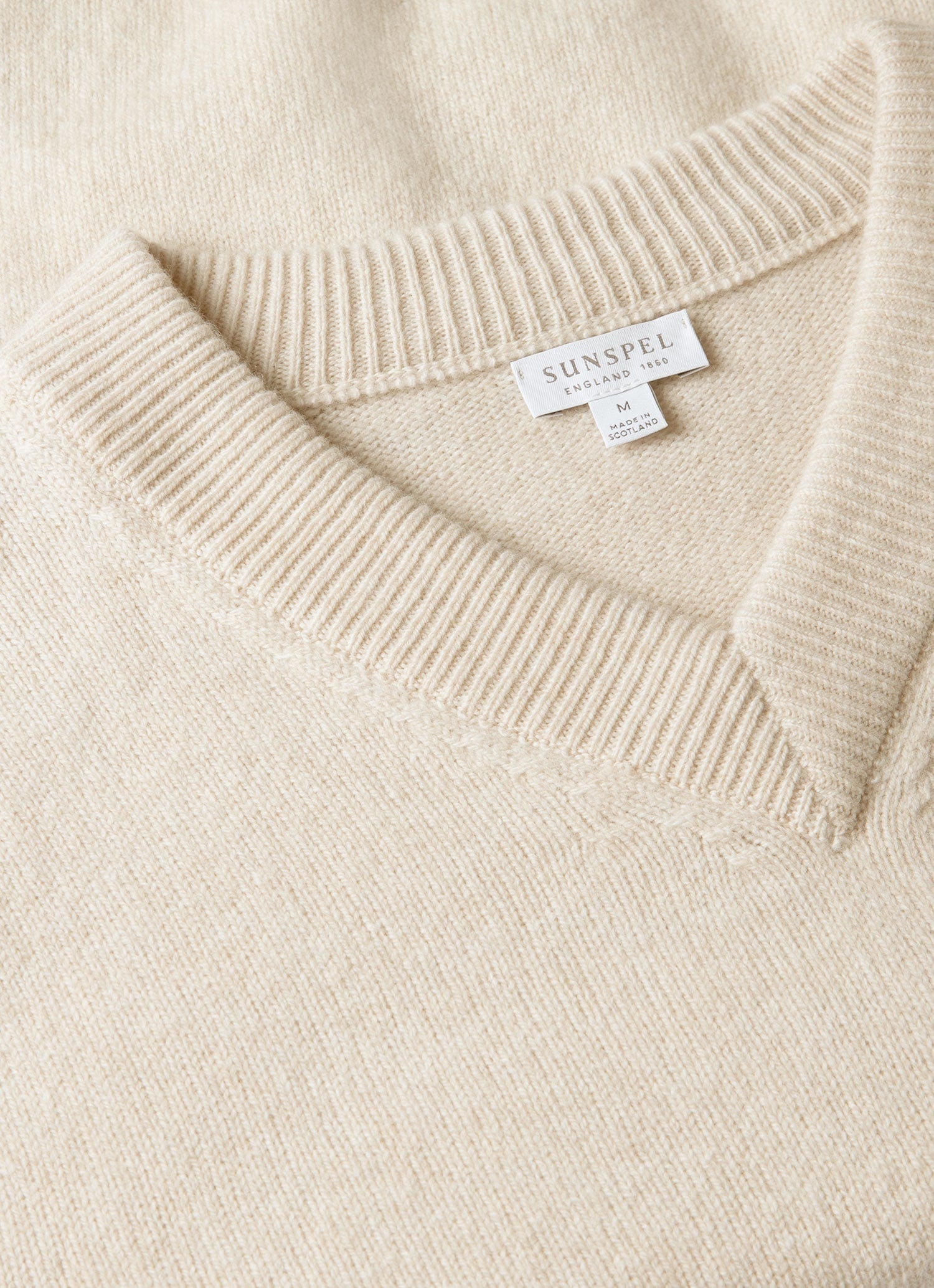 Men's Lambswool V-neck Jumper in Oatmeal Melange