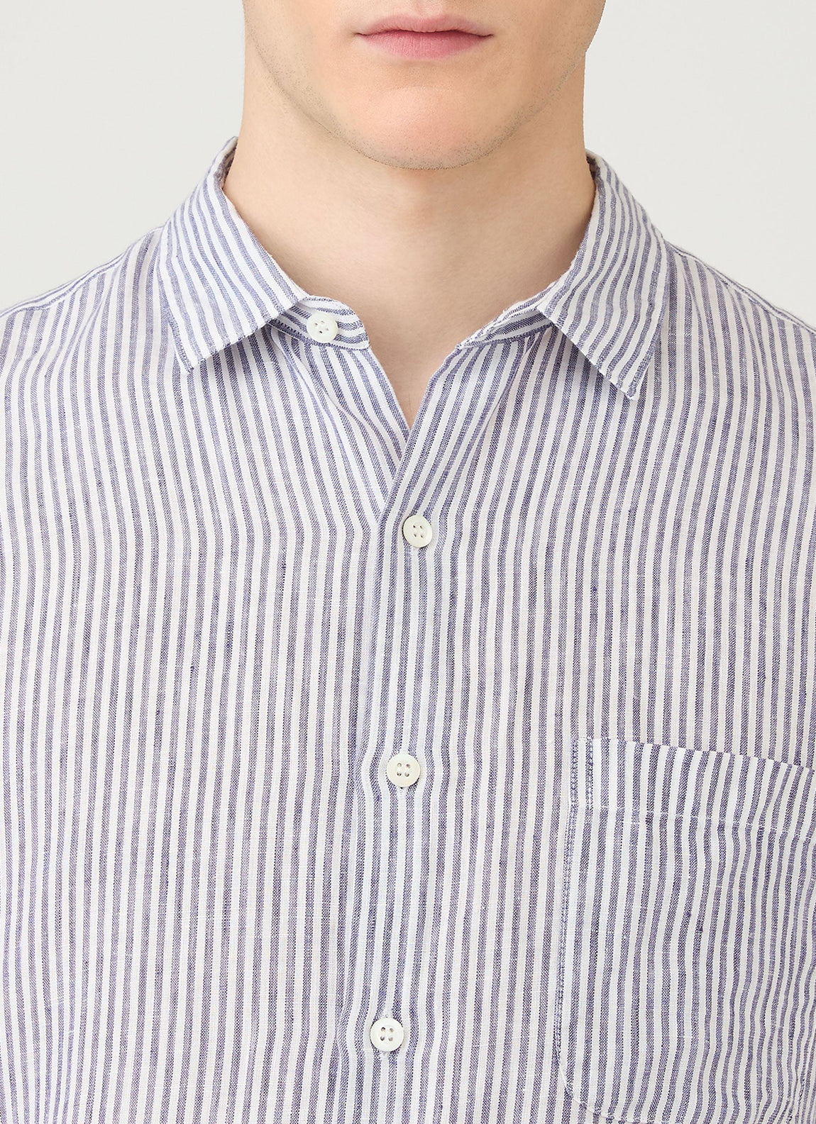 Men's Short Sleeve Linen Shirt in White/Navy