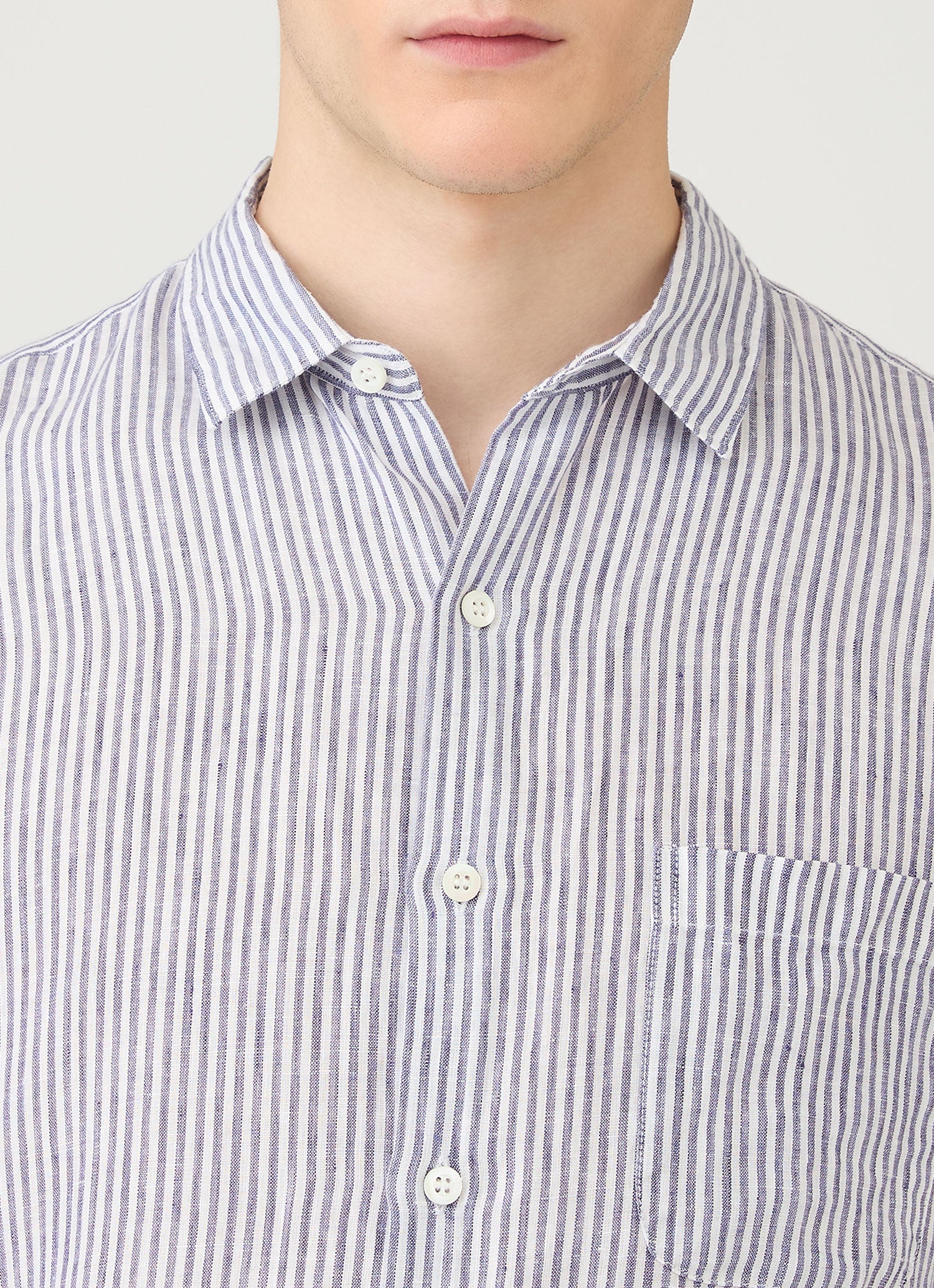 Men's Short Sleeve Linen Shirt in White/Navy