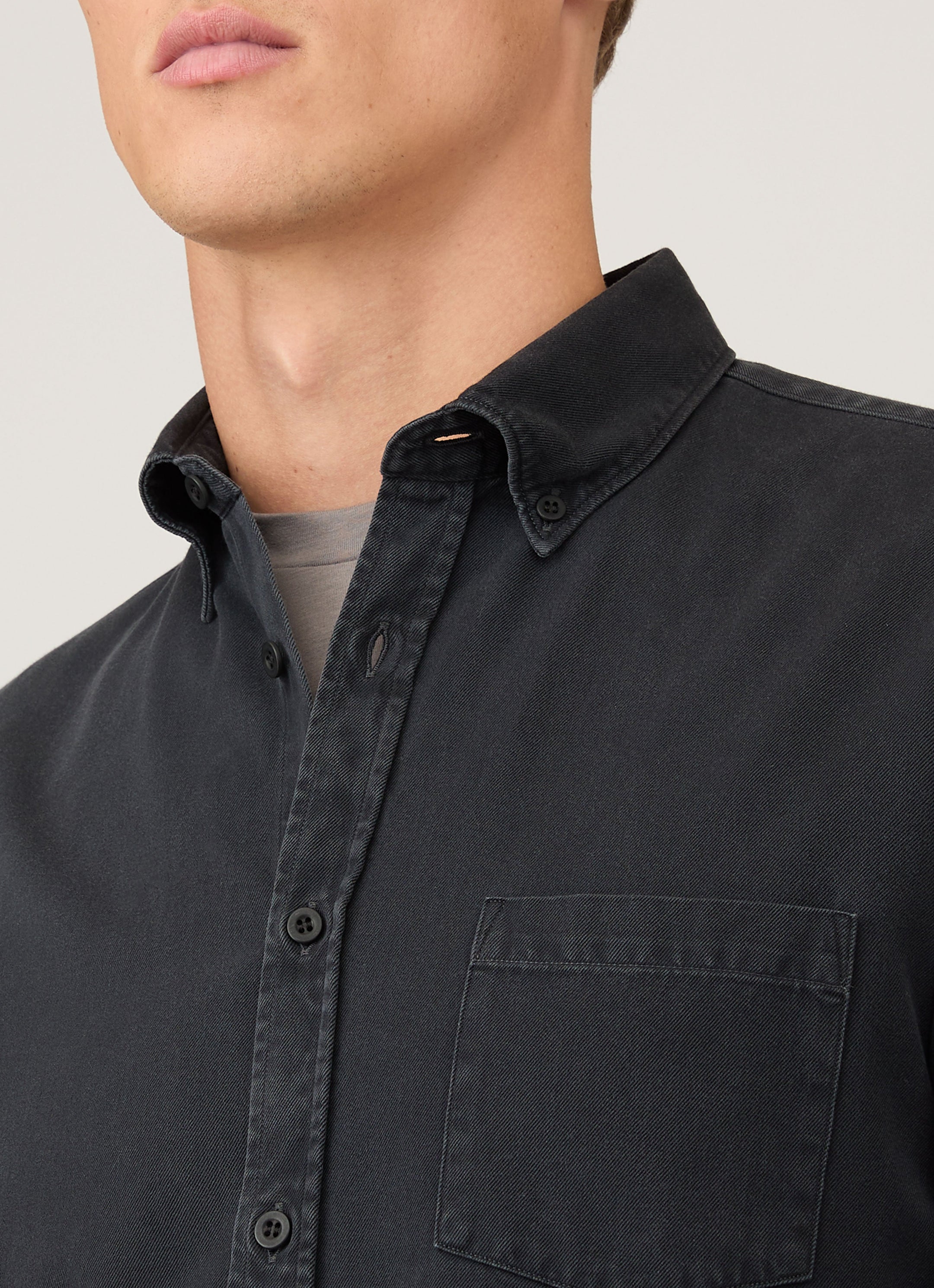 Men's Button Down Twill Shirt in Black