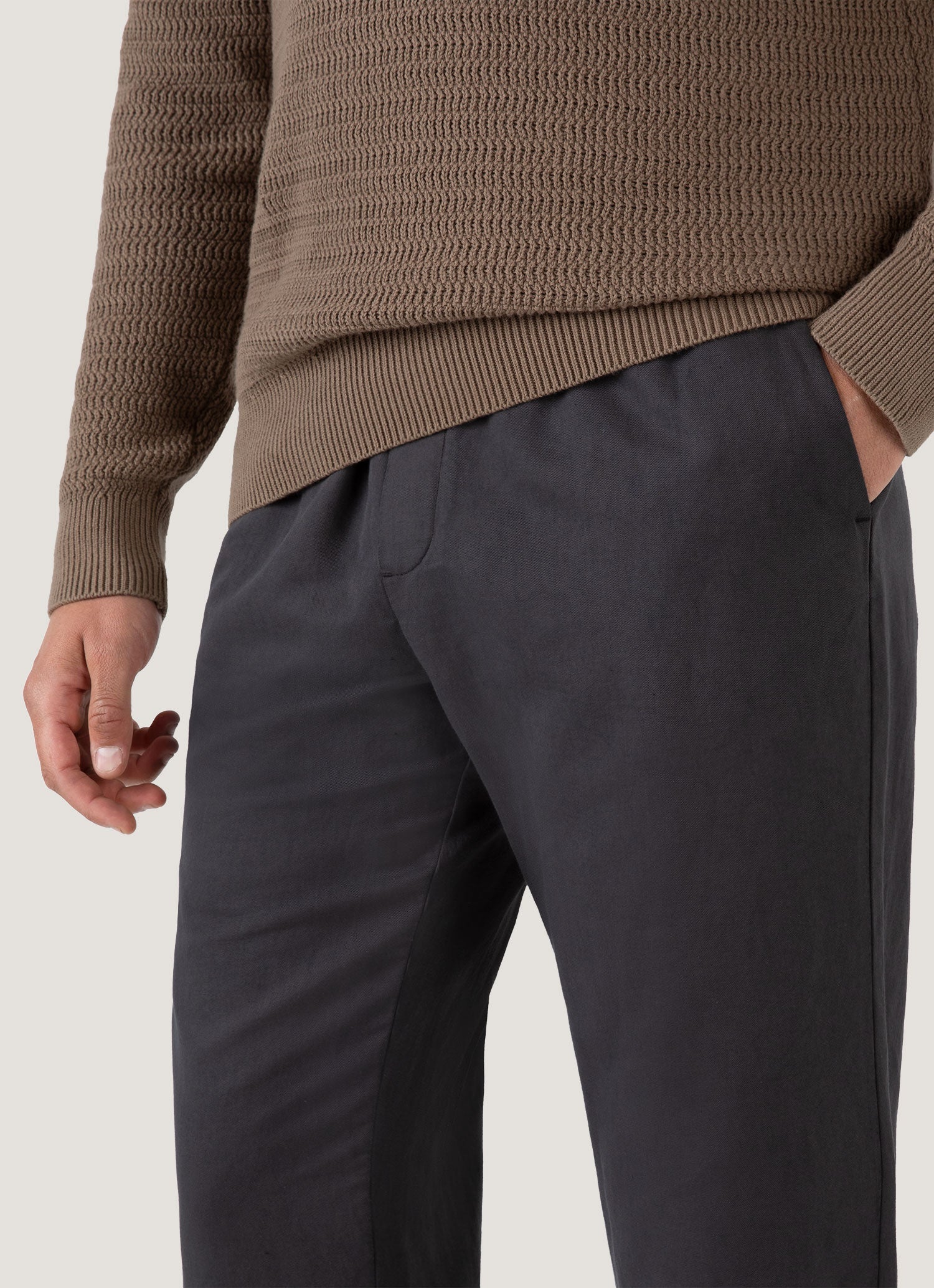 Men's Cotton Linen Drawstring Trouser in Charcoal