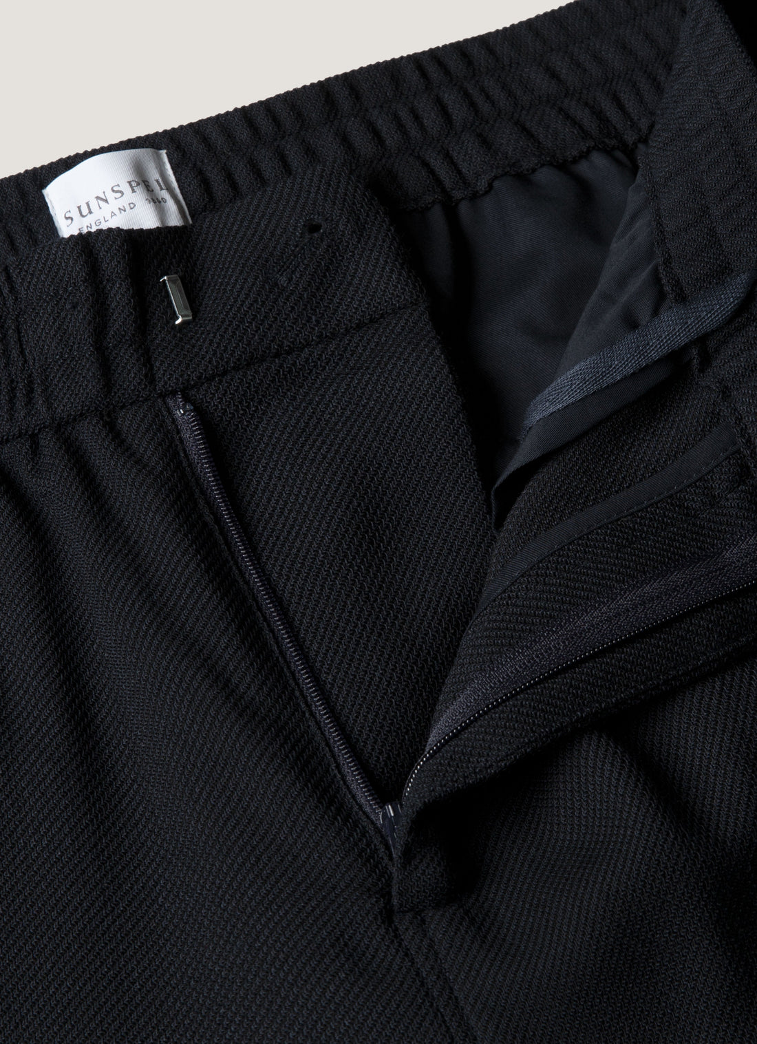 Men's Textured Wool Drawstring Trouser in Navy