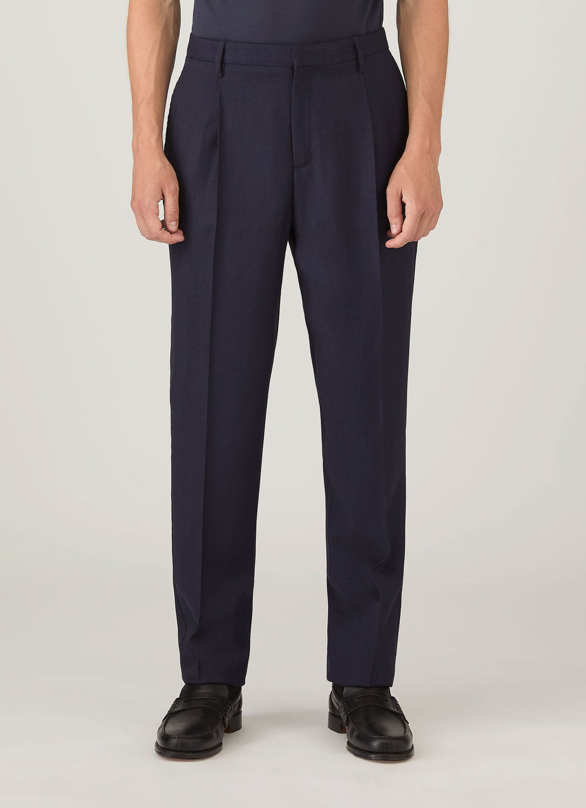 Men's Pleated Wool Twill Trouser in Navy