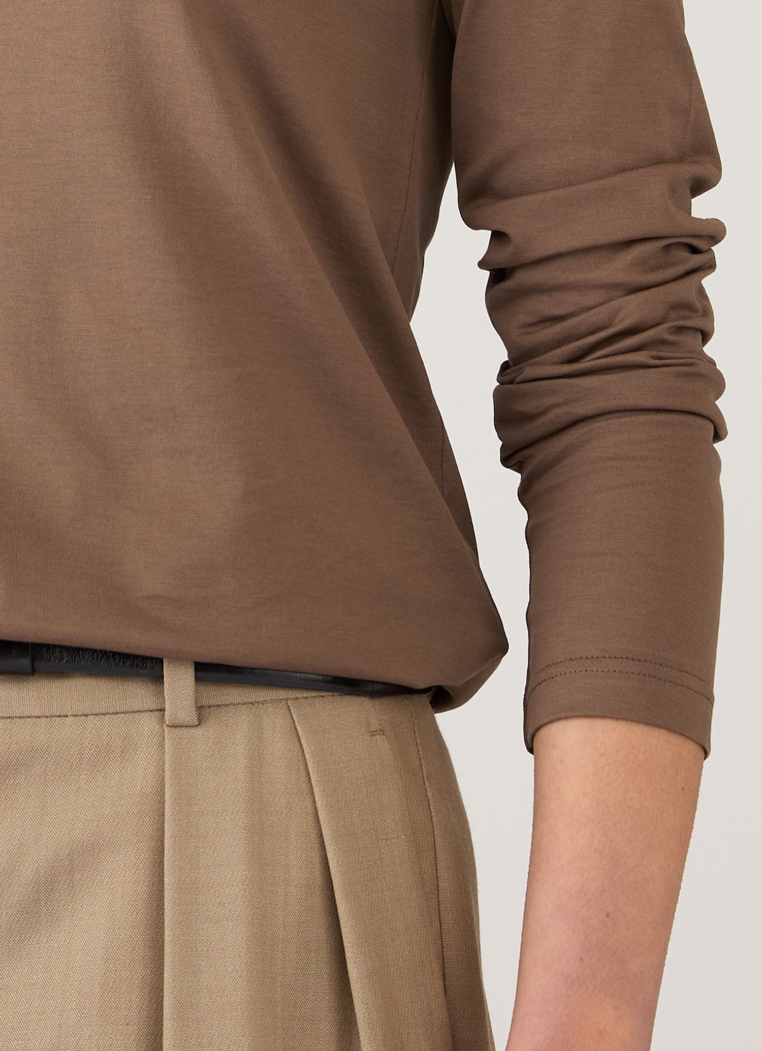 Women's Long Sleeve Classic T-shirt in Dark Cedar