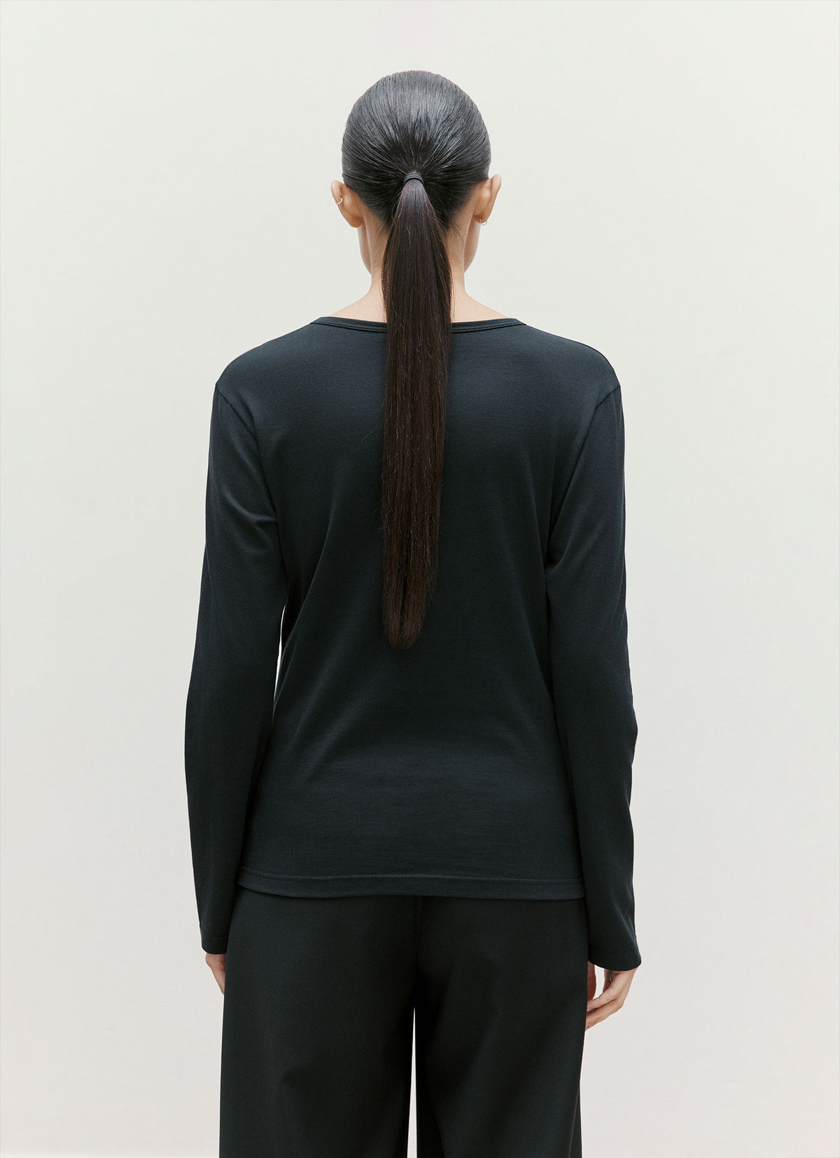 Women's Long Sleeve Classic T-shirt in Black