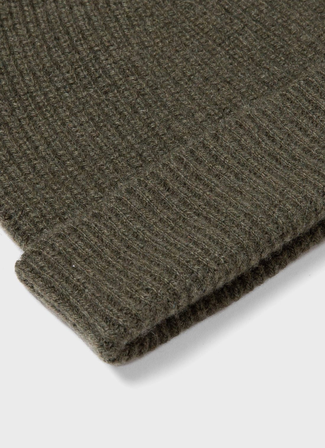Cashmere Ribbed Hat in Dark Moss