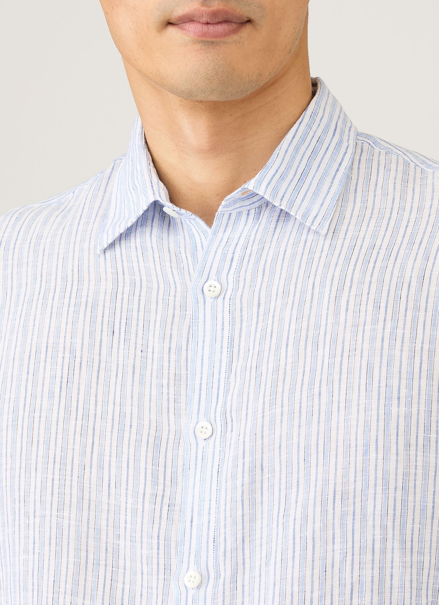 Men's Linen Shirt in Sky Blue/Navy