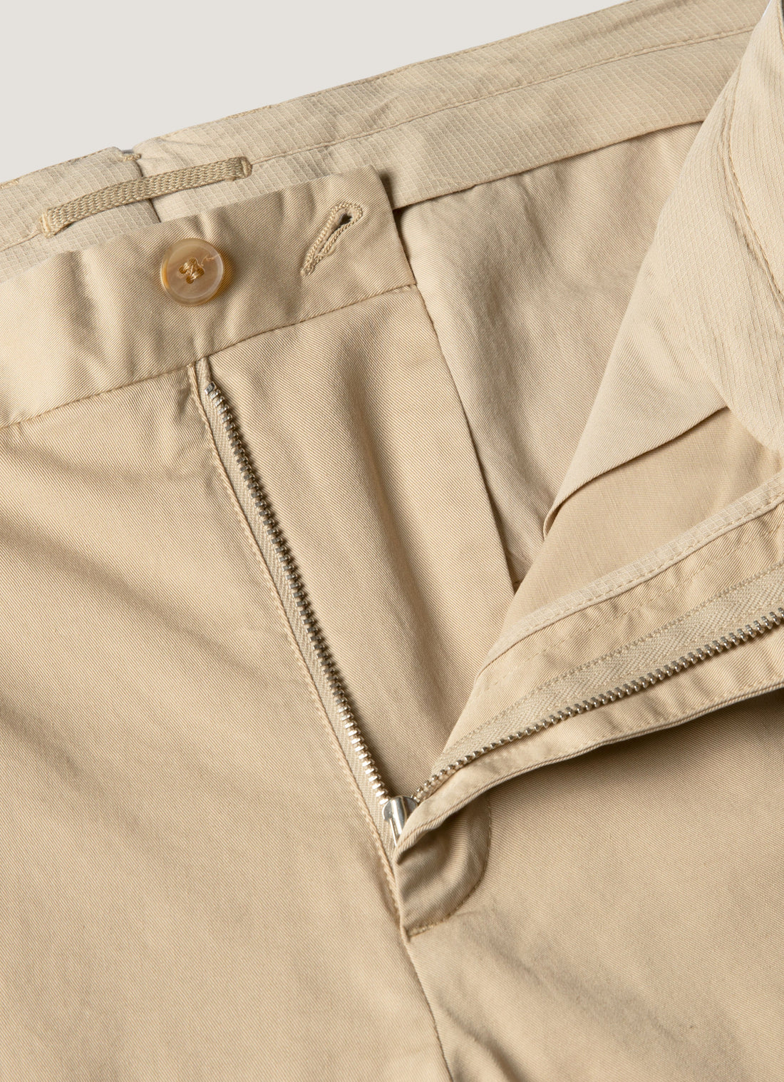 Men's Regular Fit Chino in Light Stone