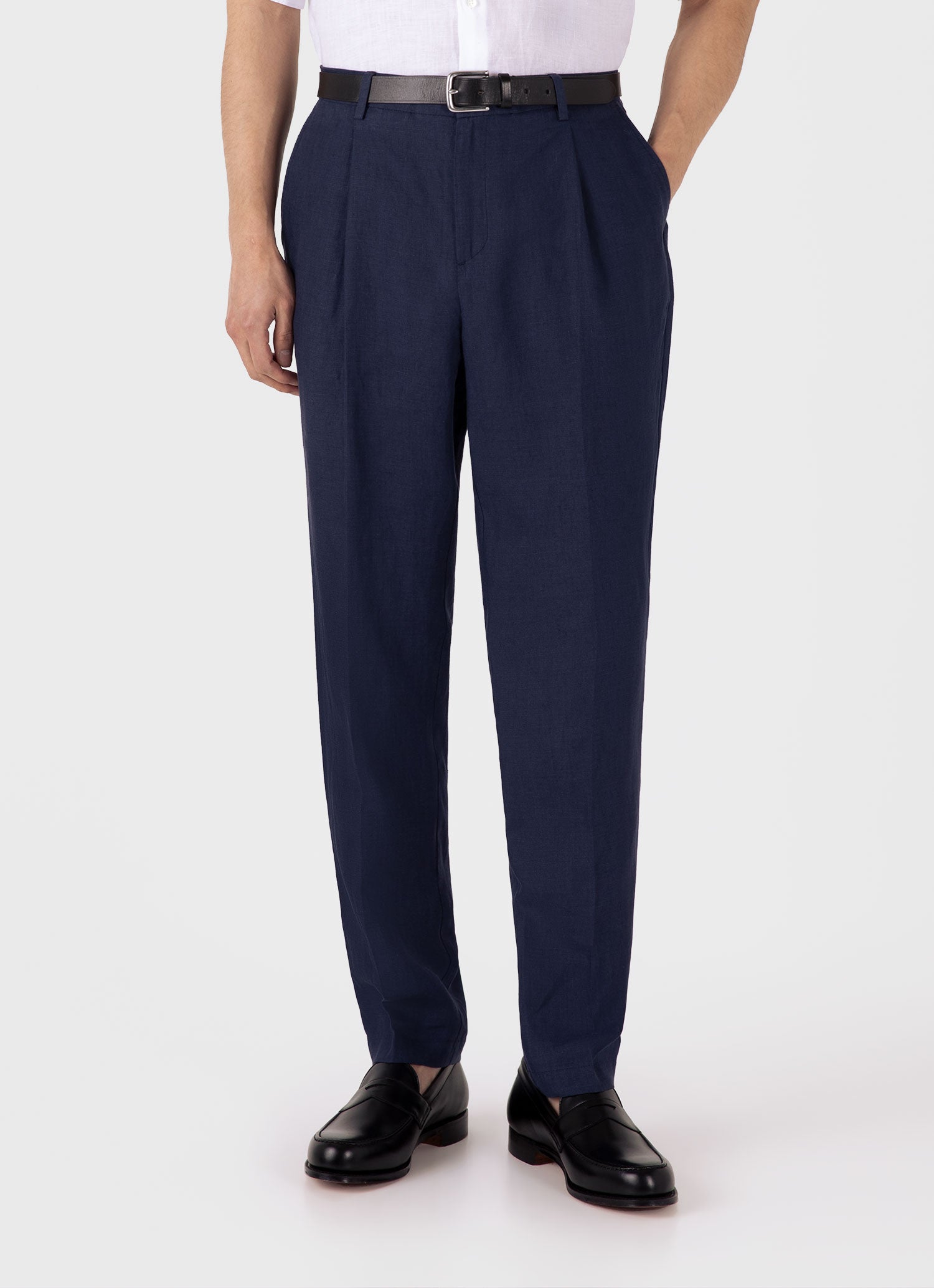 Men's Pleated Linen Trouser in Light Navy