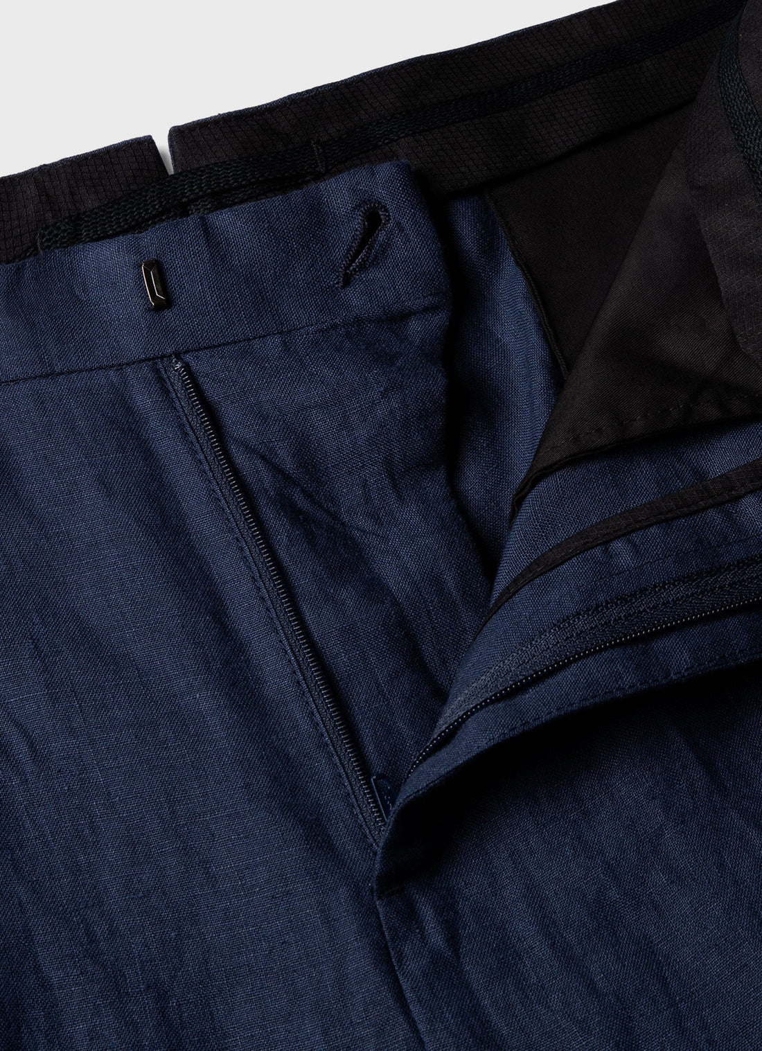 Men's Pleated Linen Trouser in Light Navy