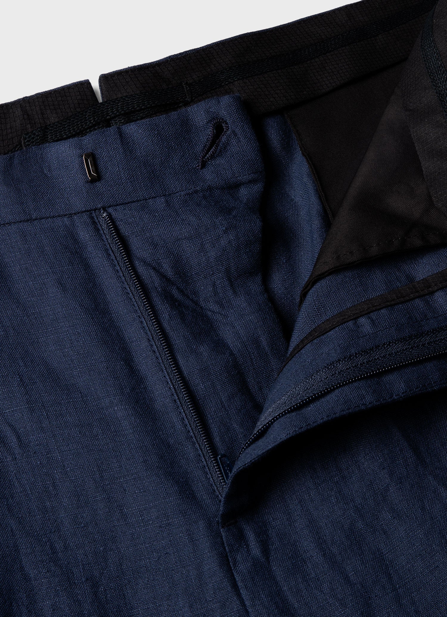 Men's Pleated Linen Trouser in Light Navy