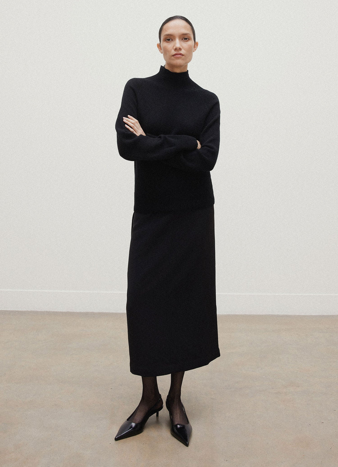 Women's Lambswool Funnel Neck Jumper in Black