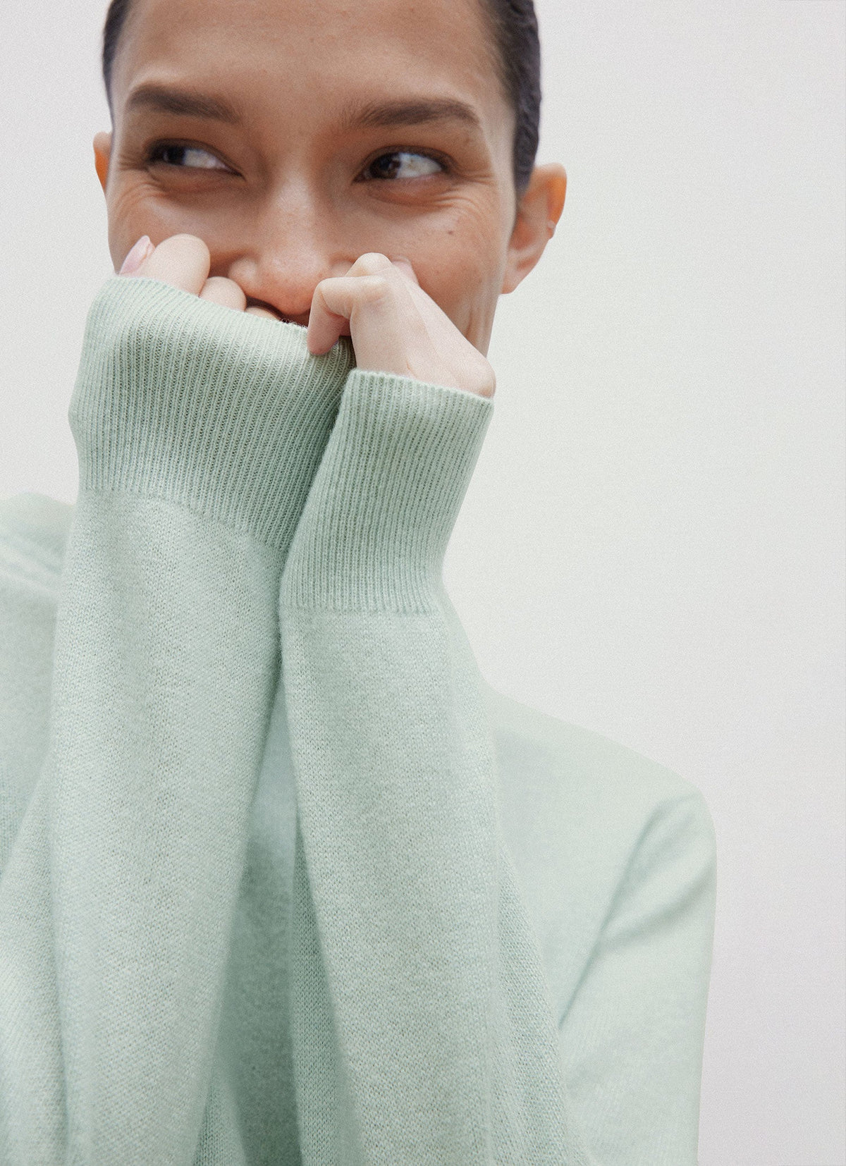 Women's Cashmere Jumper in Light Green