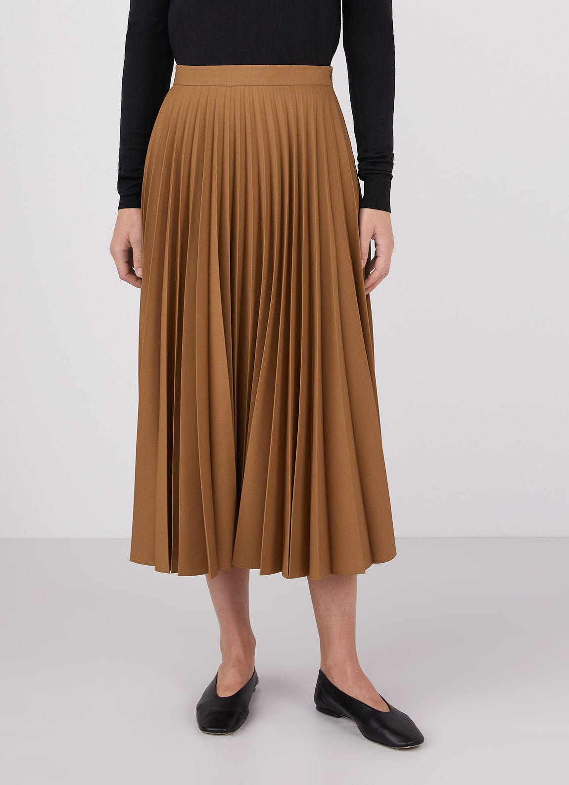 Women's Pleated Skirt in Dark Tan
