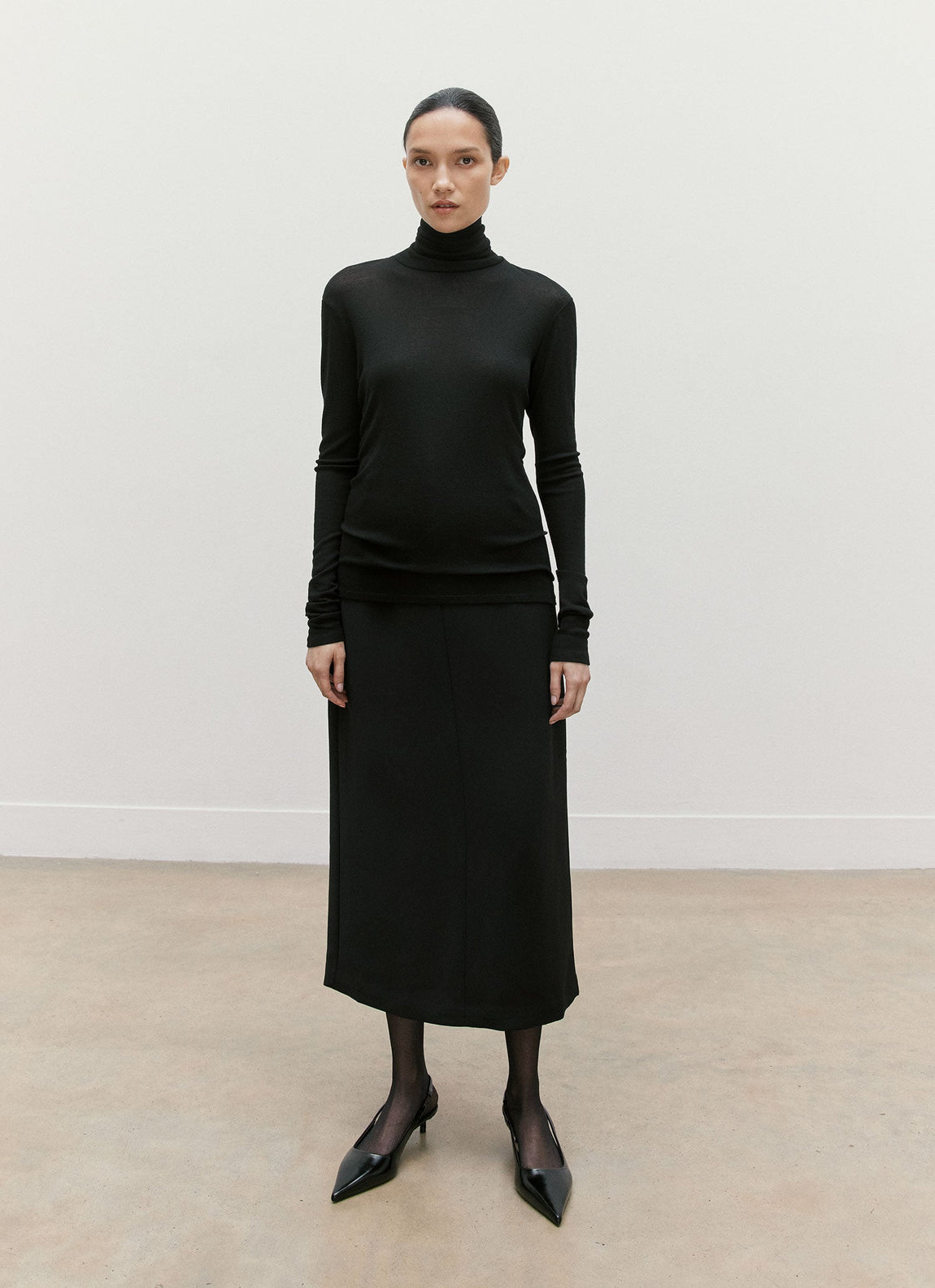 Women's Long Sleeve Funnel Neck Top in Black