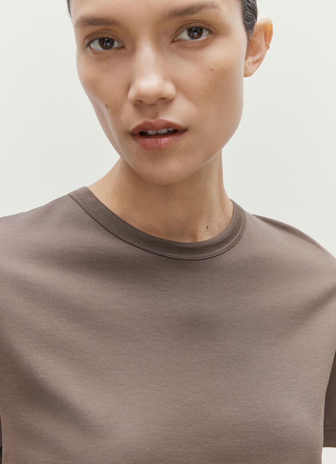 Women's Everyday T-shirt in Dark Cedar