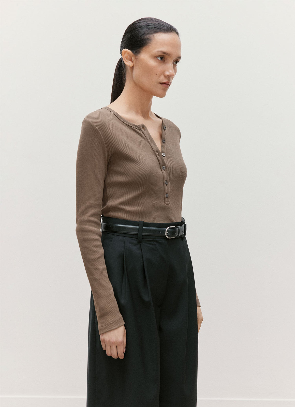 Women's Ribbed Henley in Dark Cedar